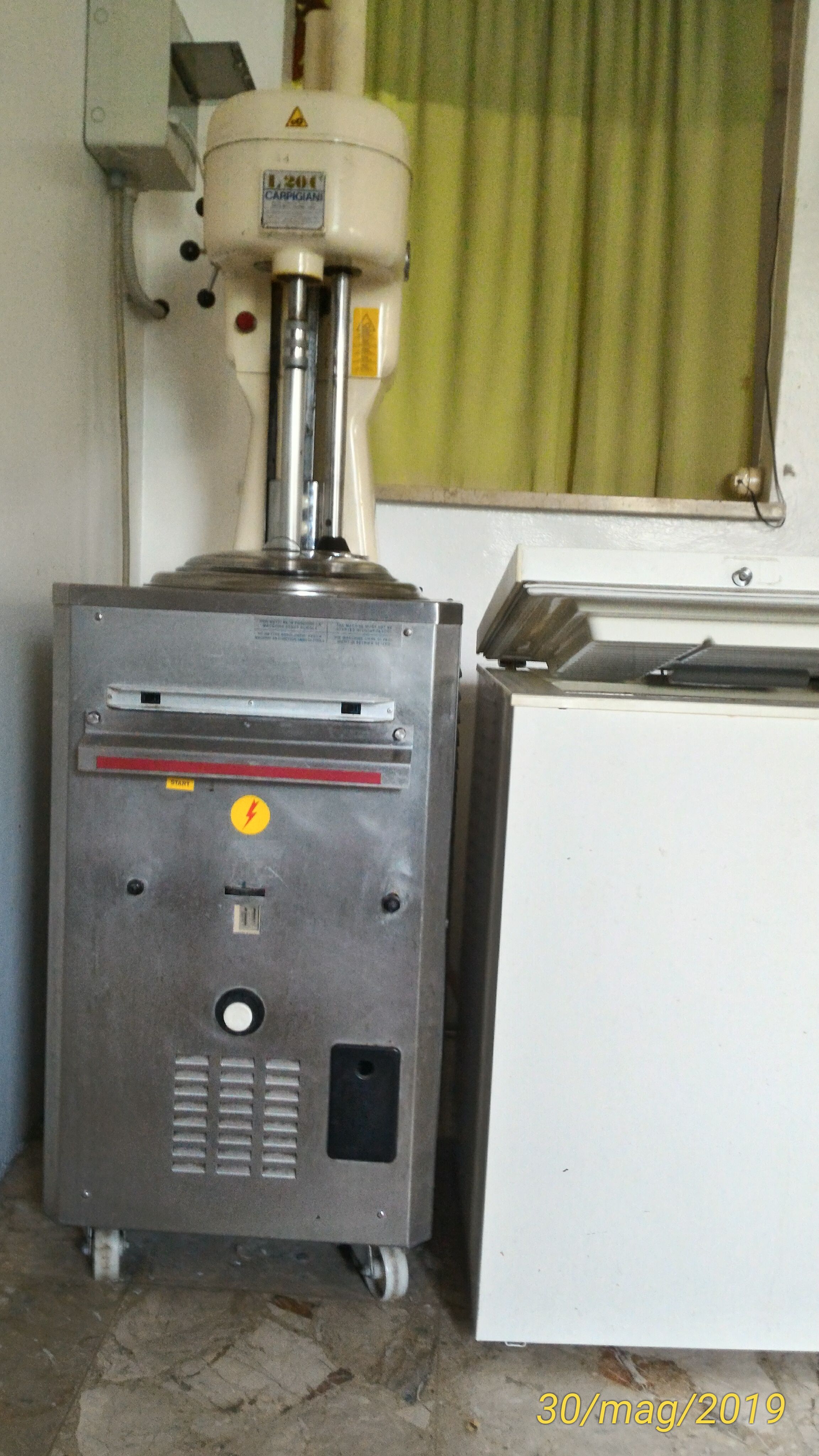Vendo 2 Mantecatori + 2 Pastorizzatori + 3 frighi in vendita - foto 7