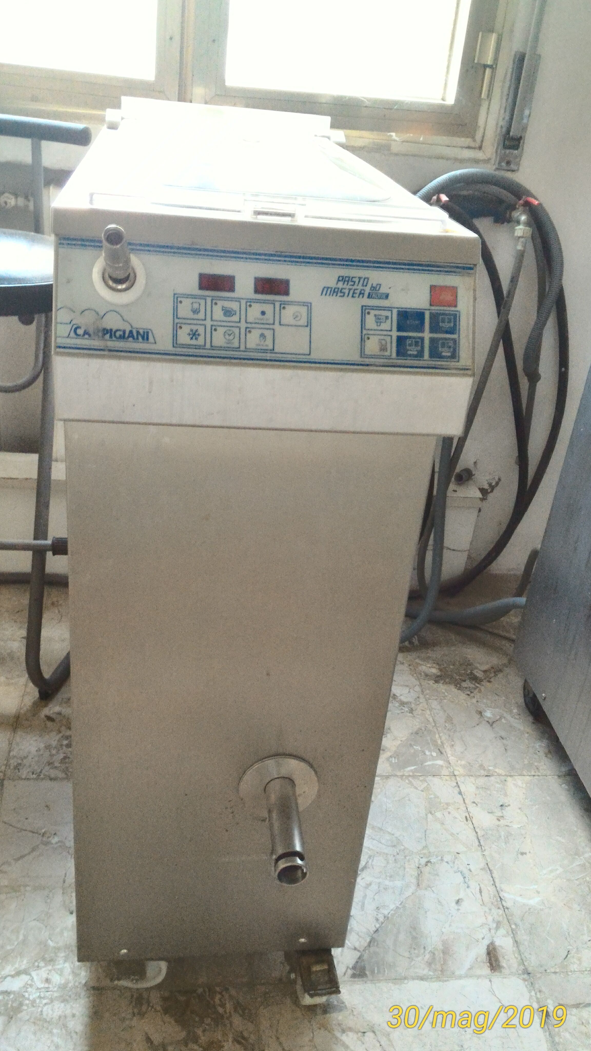 Vendo 2 Mantecatori + 2 Pastorizzatori + 3 frighi in vendita - foto 1