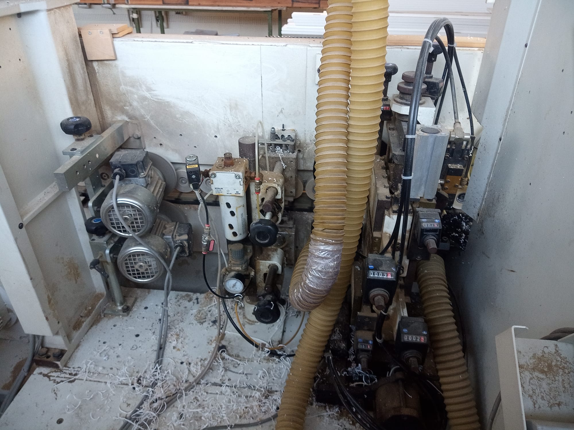 Bordatrice IDM ACTIVA GP-R2 usata in vendita - foto 12