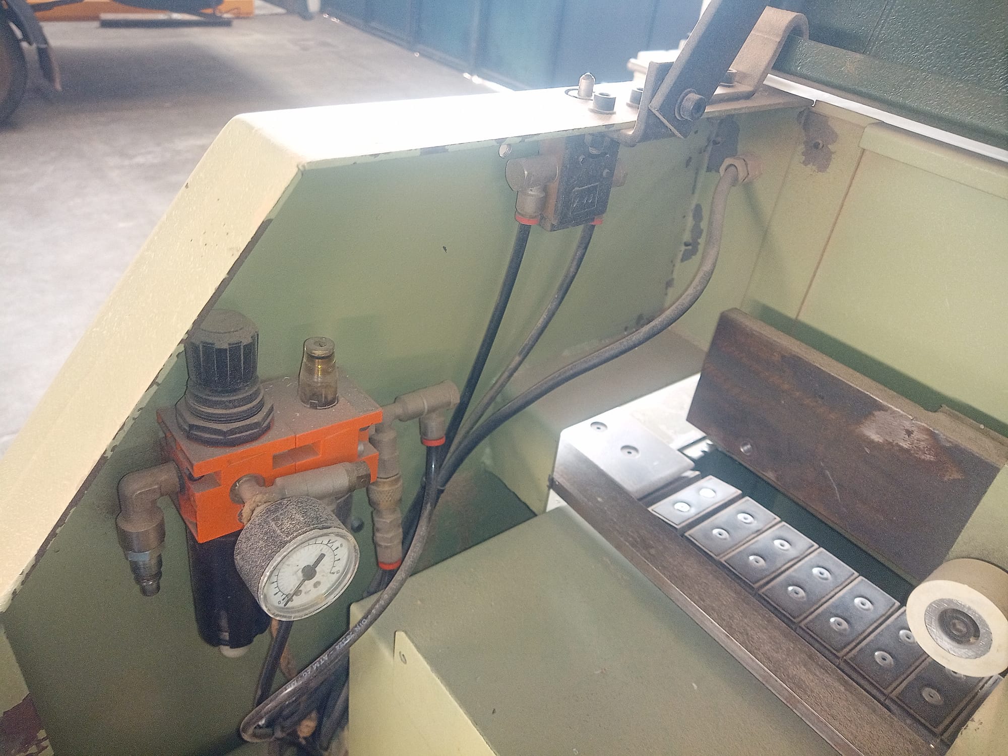 Bordatrice SCM BASIC 1 usata in vendita - foto 9