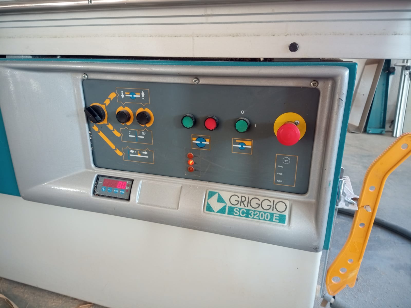 Squadratrice GRIGGIO SC-E 3800 usata CE in vendita - foto 5