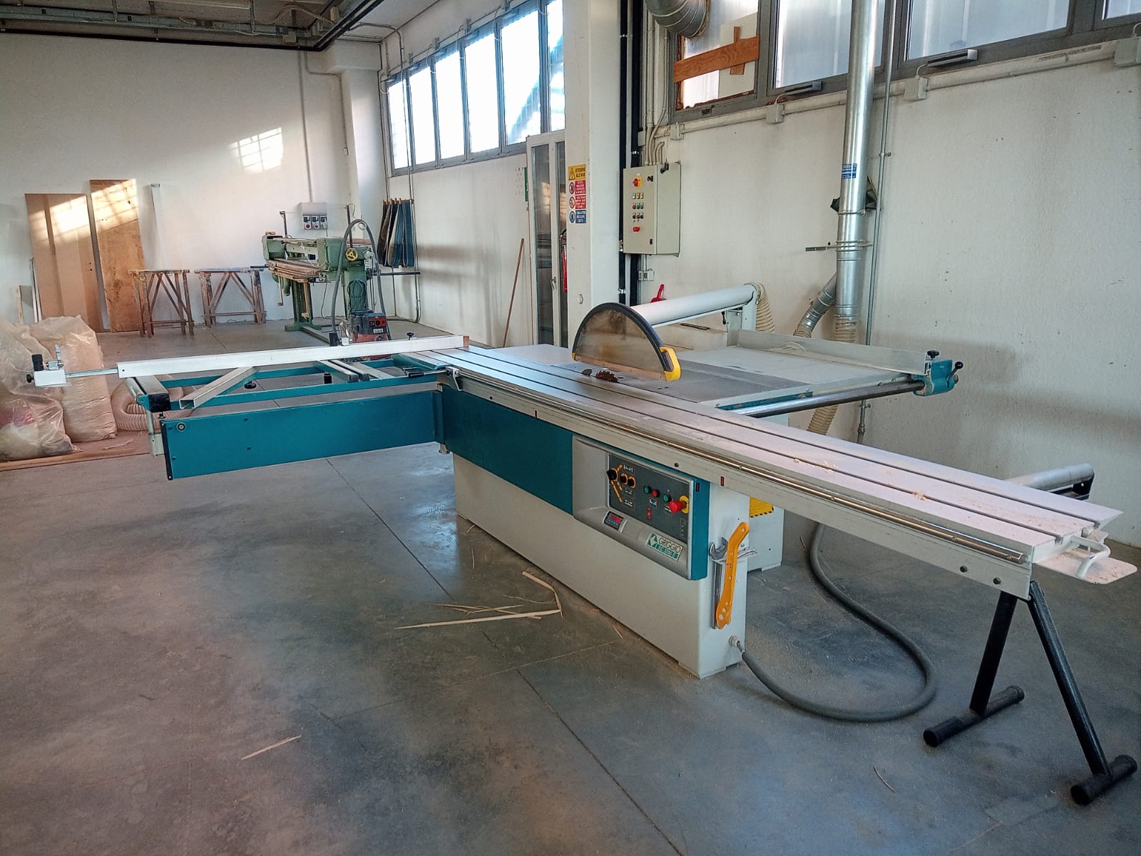 Squadratrice GRIGGIO SC-E 3800 usata CE in vendita - foto 1