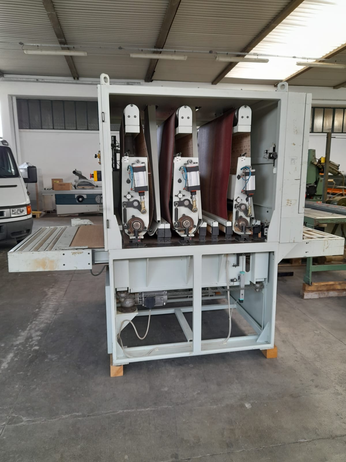 Calibratrice SBF 3W-586 da 1100mm con 3 nastri usata in vendita - foto 11