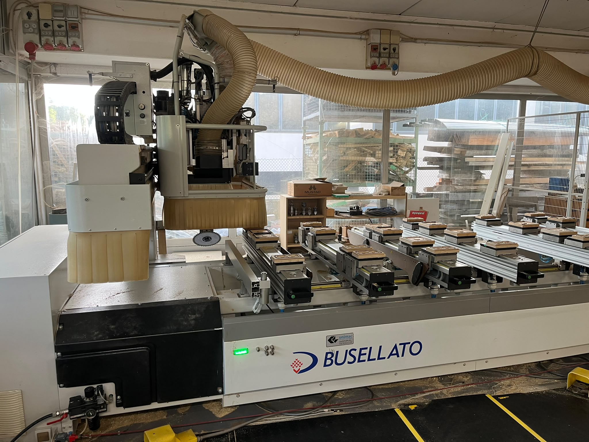 Centro di lavoro BUSELLATO JET OPTIMA P a 4 assi usato in vendita - foto 3