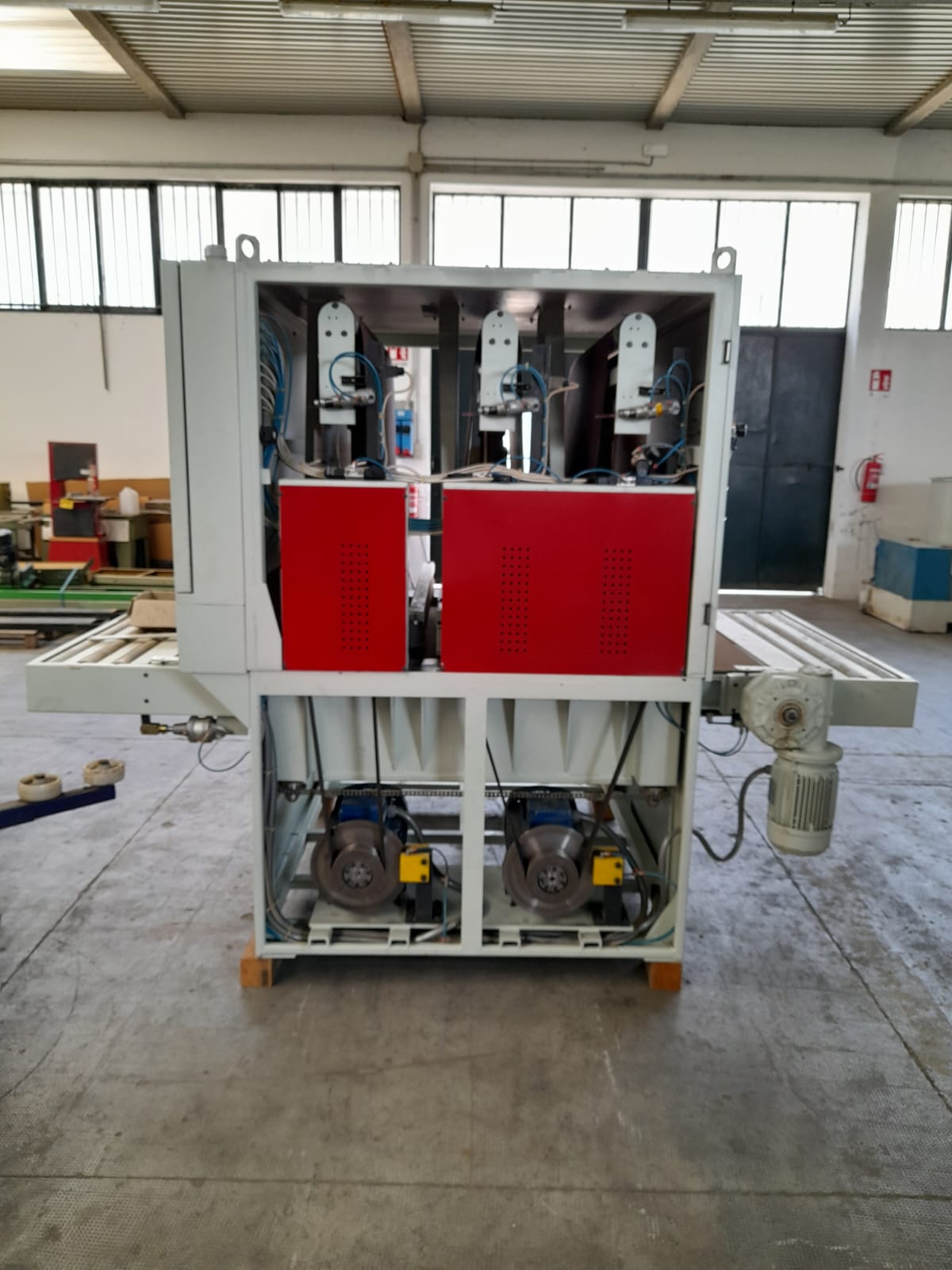 Calibratrice SBF 3W-586 da 1100mm con 3 nastri usata in vendita - foto 12