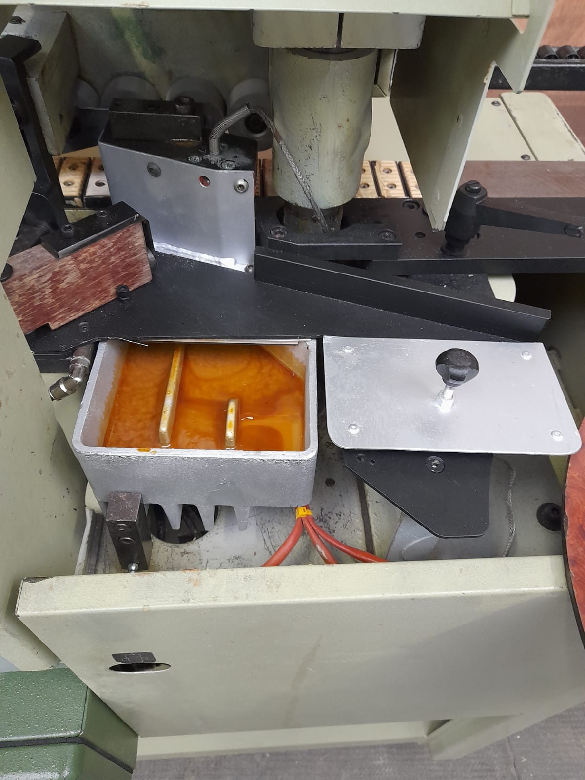 Bordatrice SCM modello BASIC 1 usata in vendita - foto 4