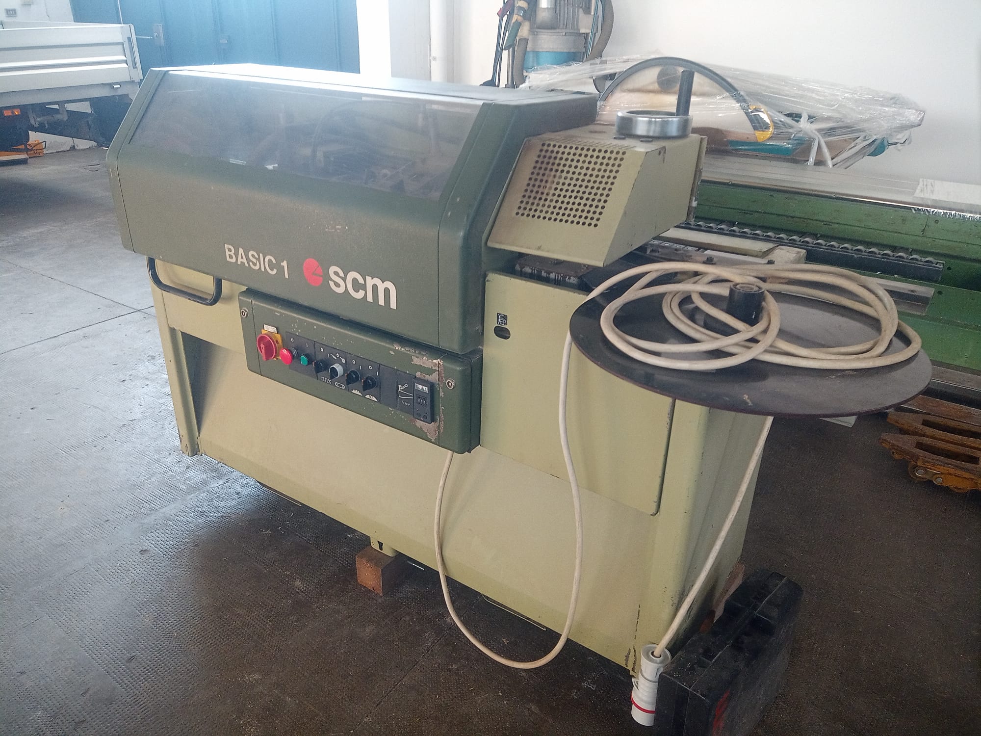 Bordatrice SCM BASIC 1 usata in vendita - foto 1