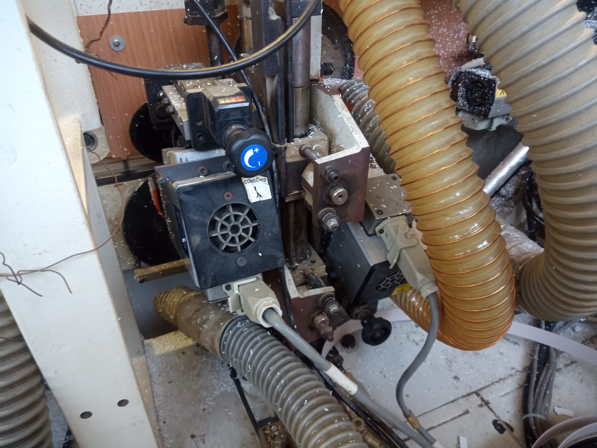 Bordatrice IDM ACTIVA GP-R2 usata in vendita - foto 10