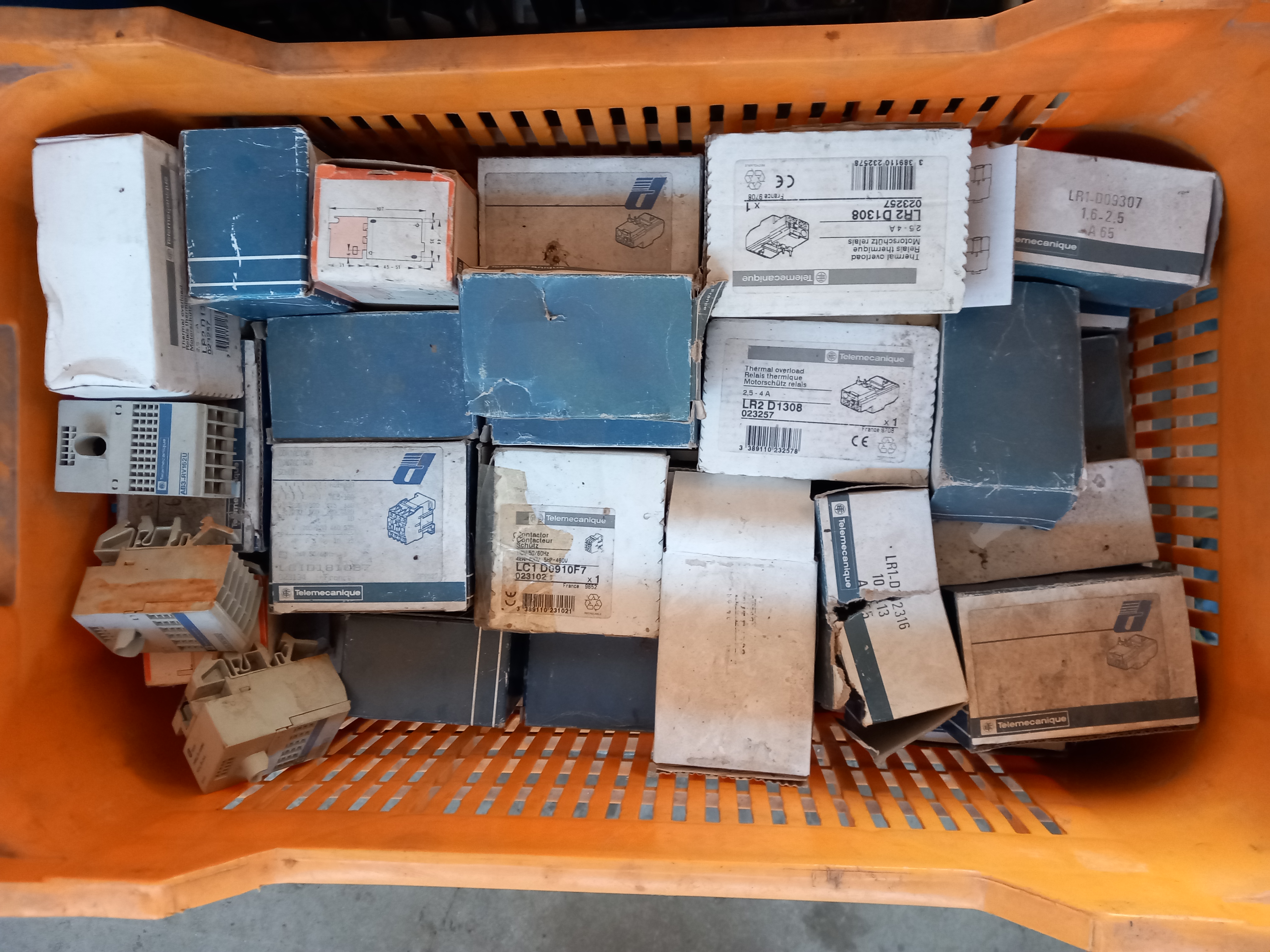 Materiale elettrico in vendita - foto 1