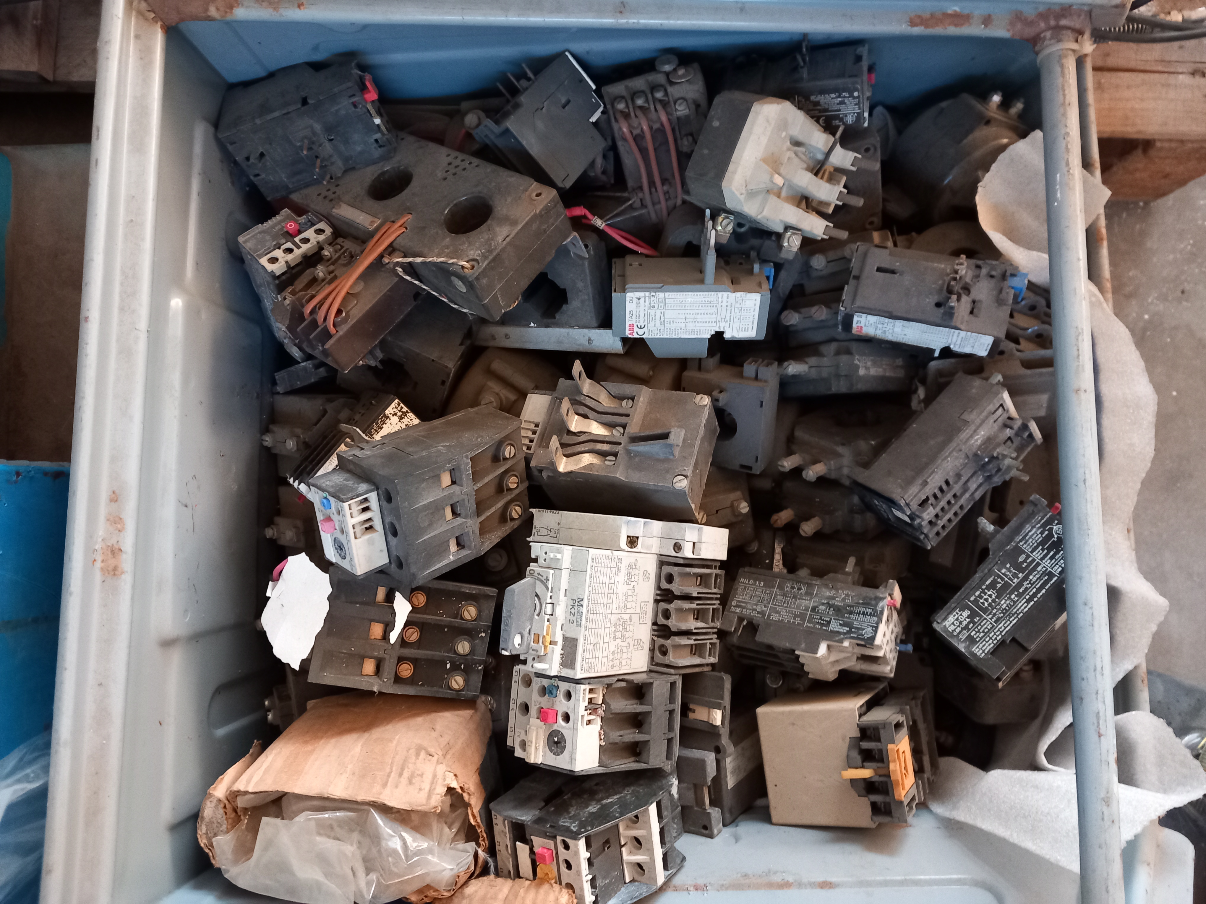 Materiale elettrico in vendita - foto 4