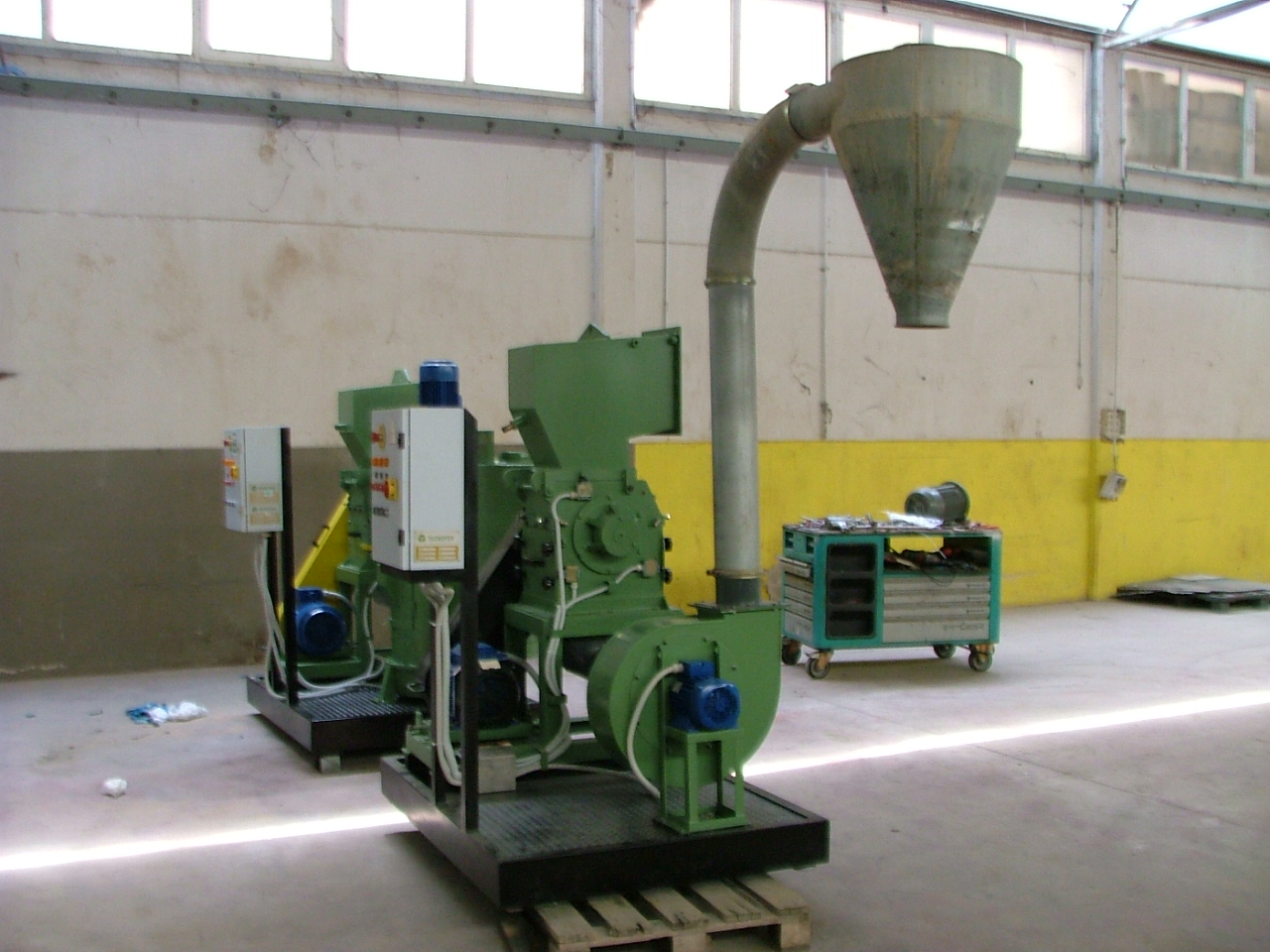 Mulino trituratore Tecnofer 300 con ciclone scarico in vendita - foto 2