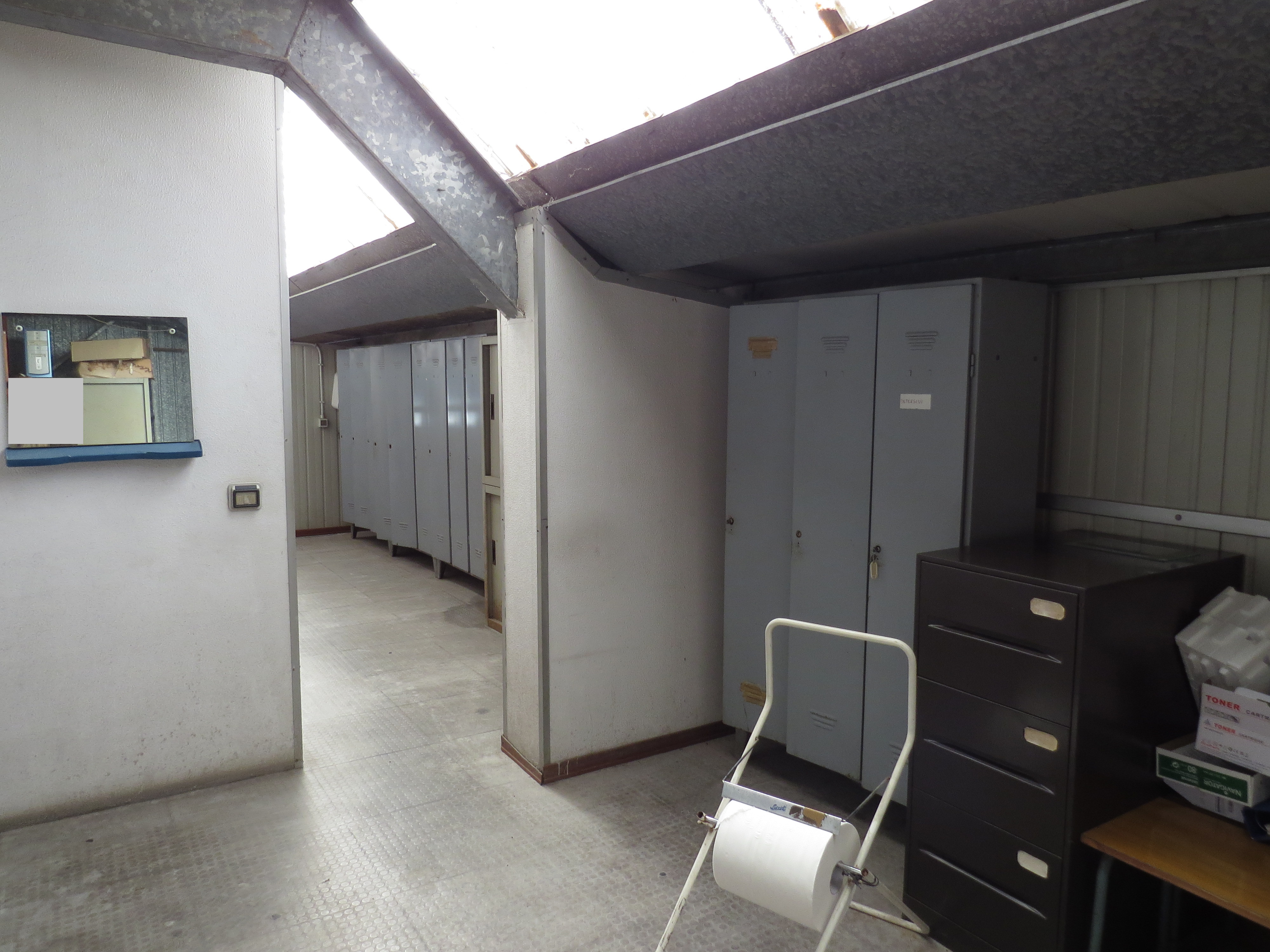 Industria di produzione arredi scolastici funzionante in vendita - foto 12