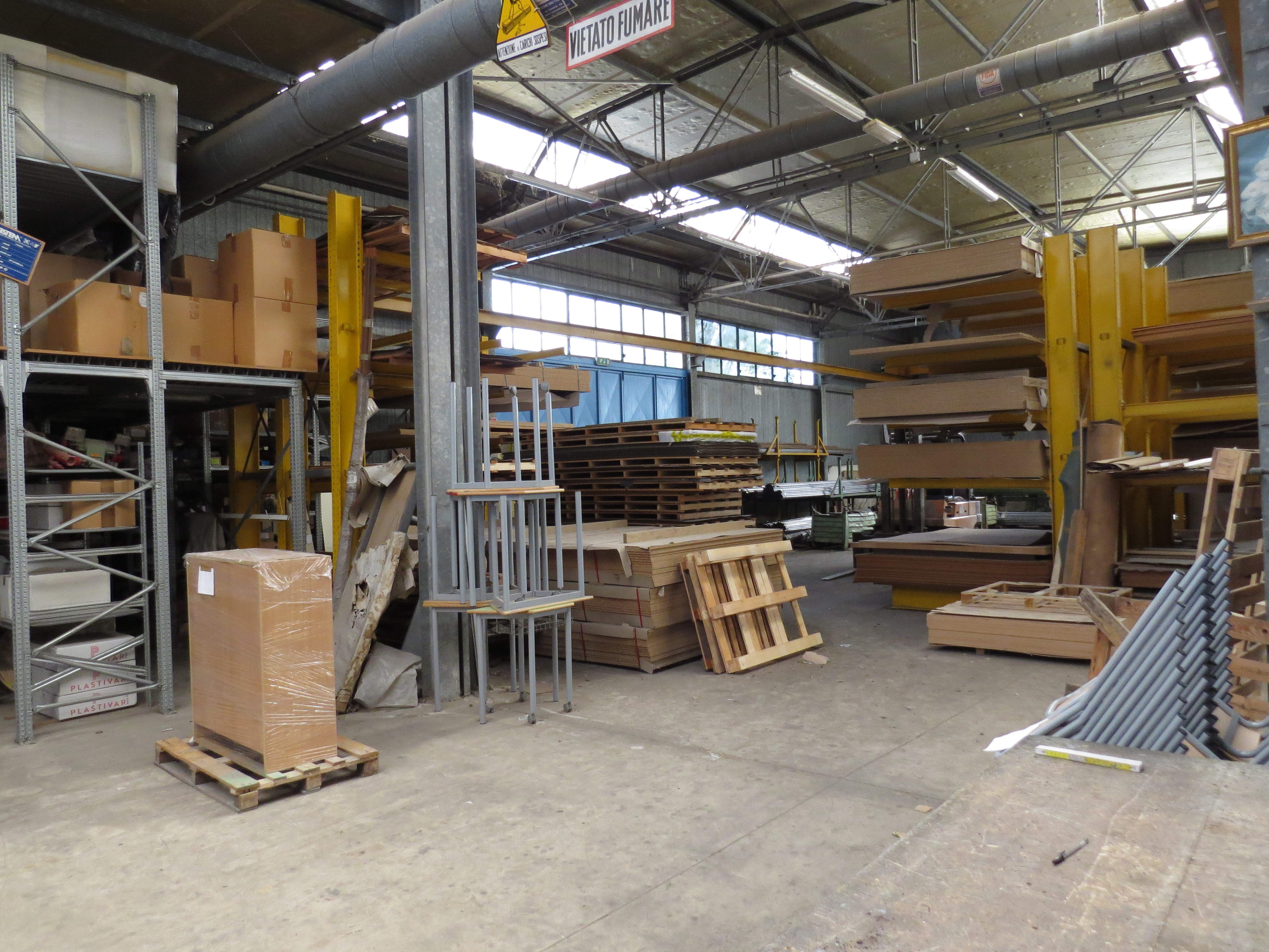 Industria di produzione arredi scolastici funzionante in vendita - foto 11