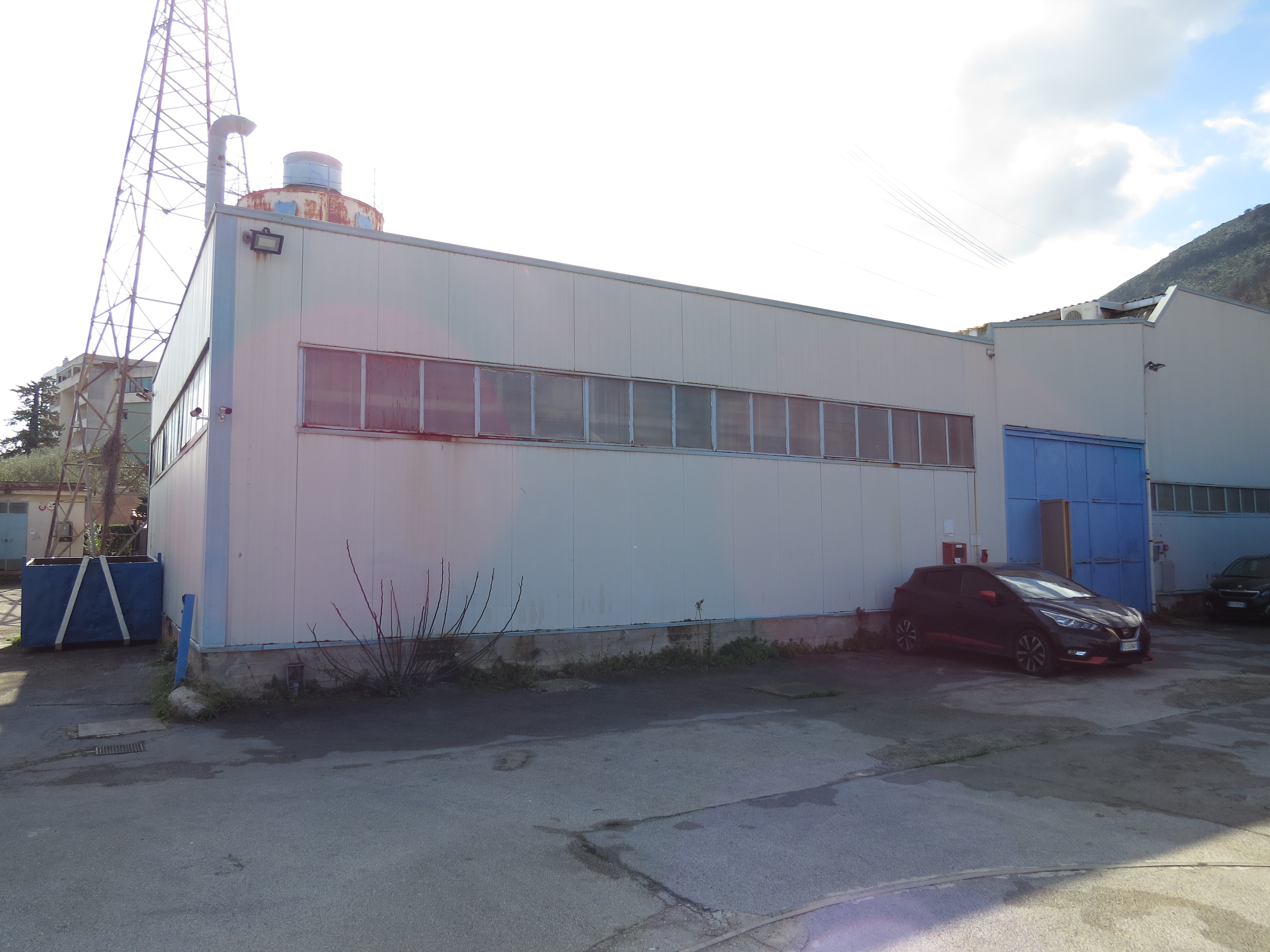 Industria di produzione arredi scolastici funzionante in vendita - foto 15
