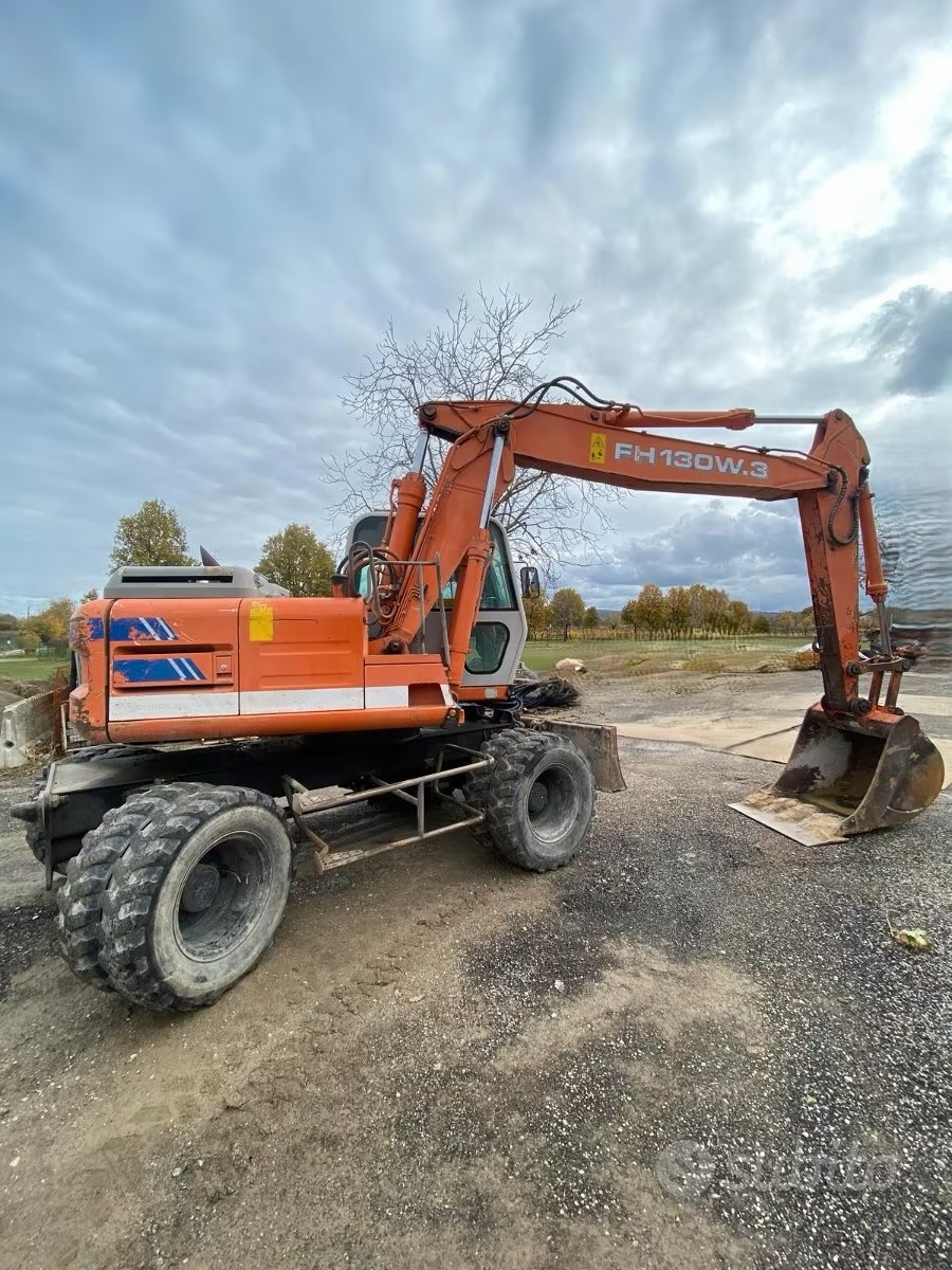 Escavatore gommato in vendita - foto 4