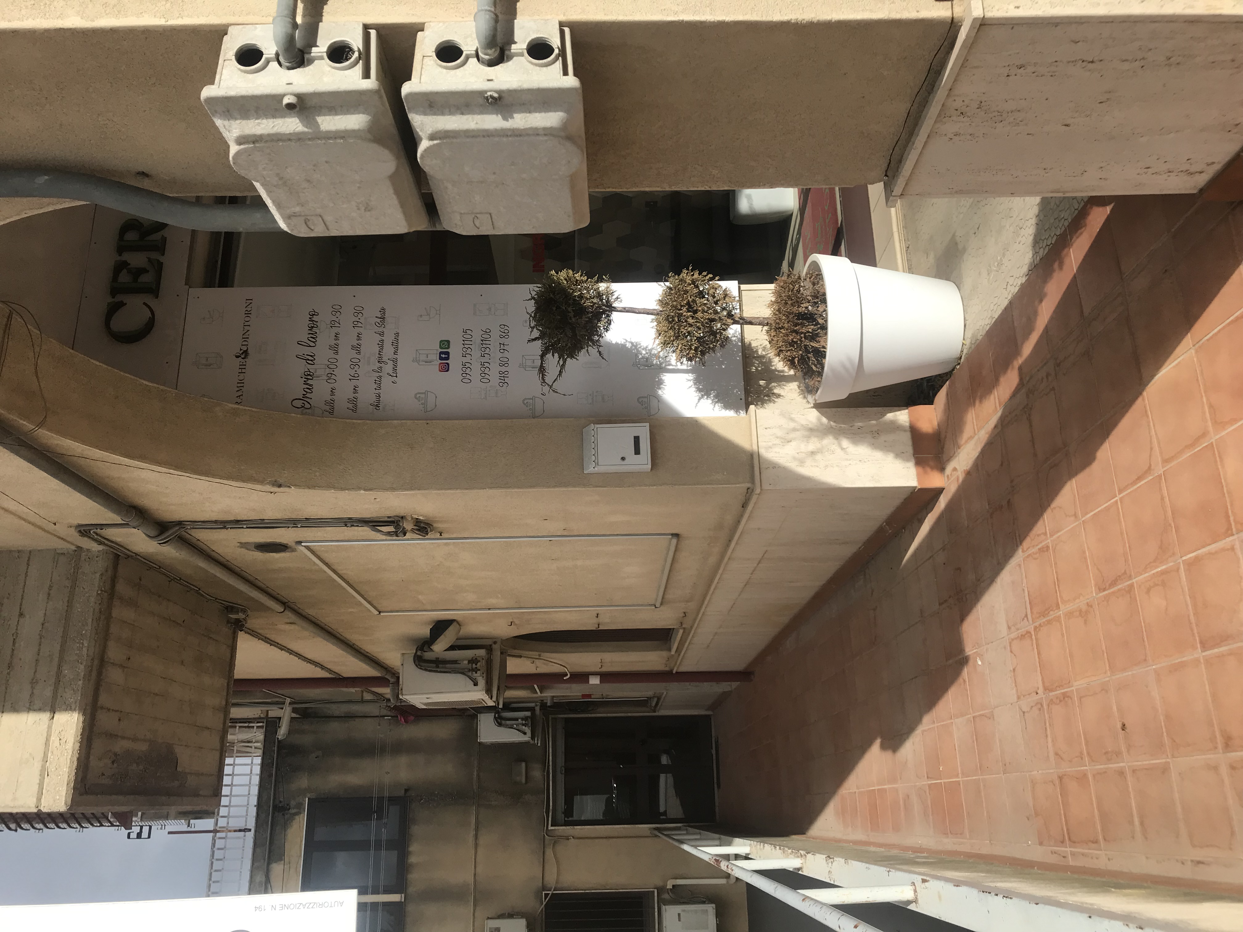 sala mostra ceramiche e sanitari moderna ed efficente in vendita - foto 2