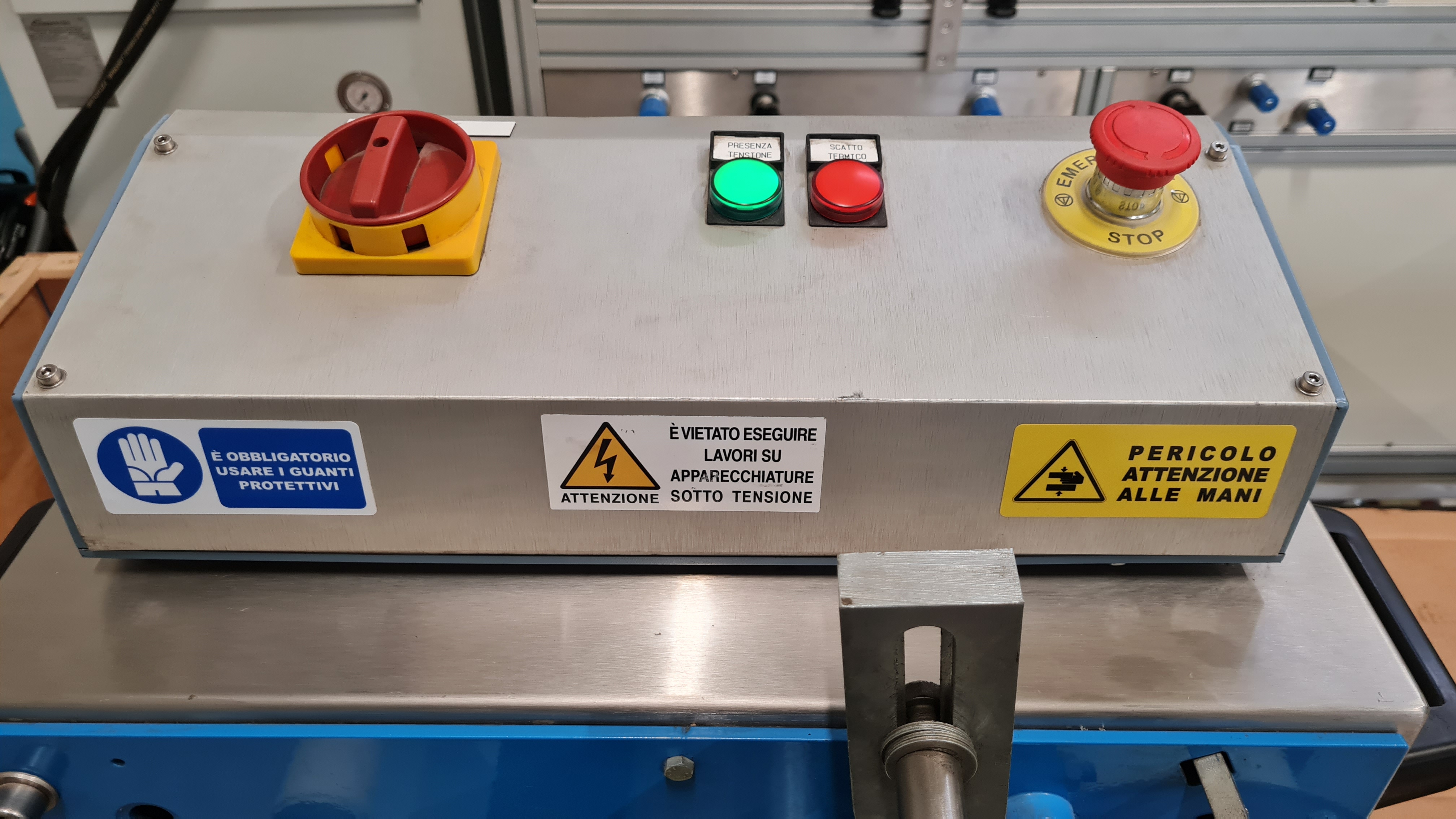 Etichettatrice semiautomatica autoadesiva in vendita - foto 7