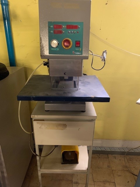 Pressa in vendita - foto 1