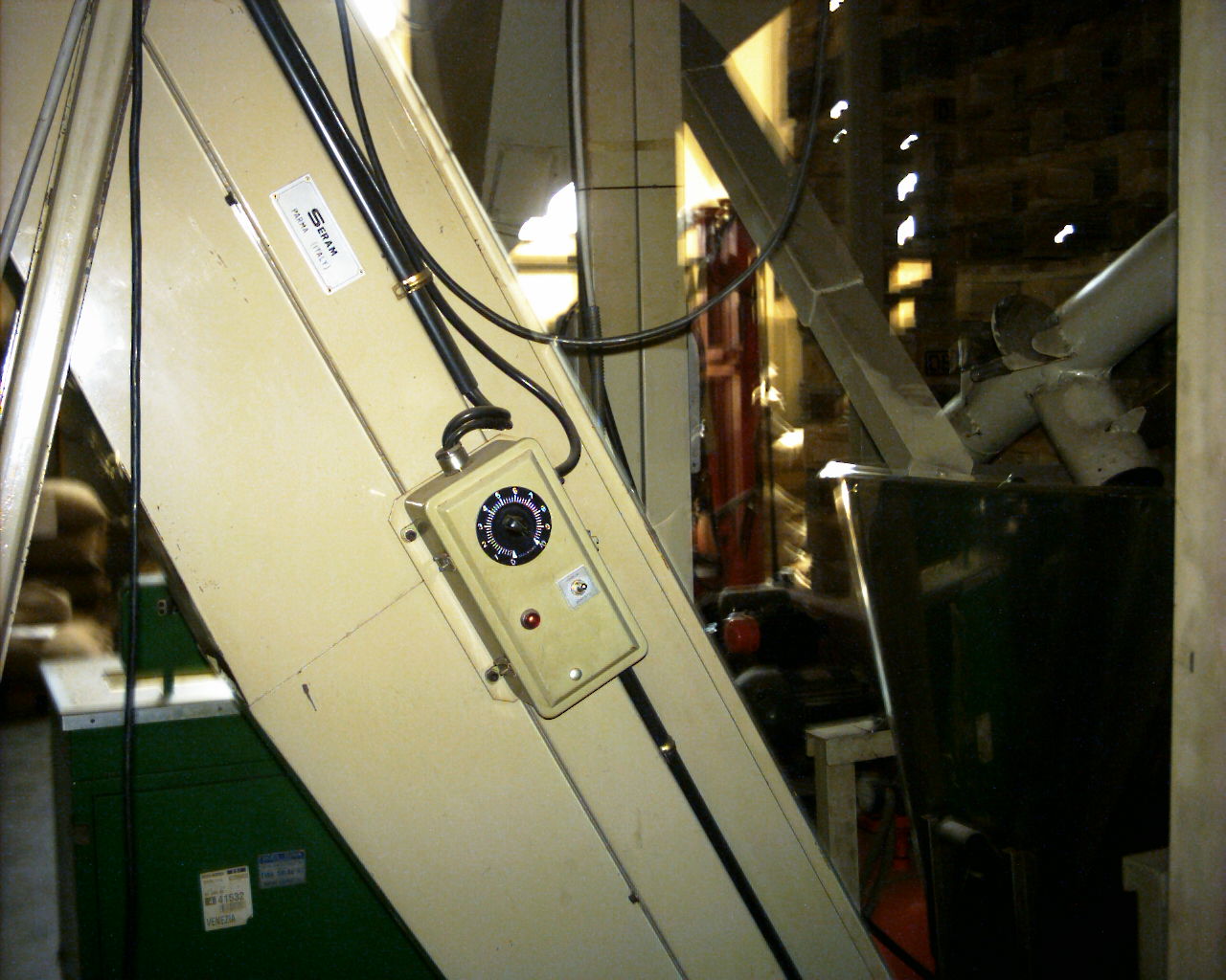 confezionatrice verticale con pesatrice e elevatore in vendita - foto 2