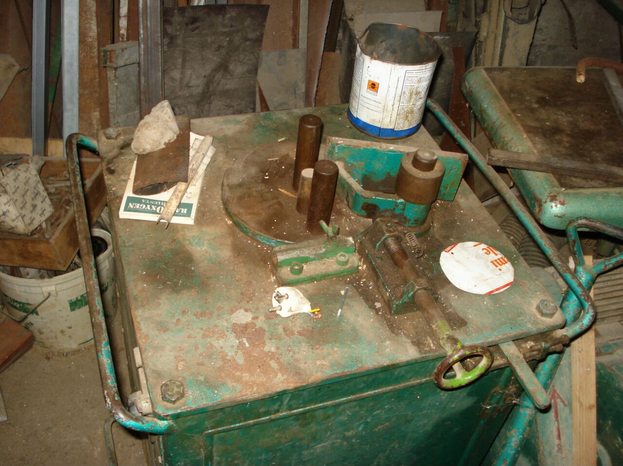 Macchinari per il taglio e la piegatura del ferro in vendita - foto 3