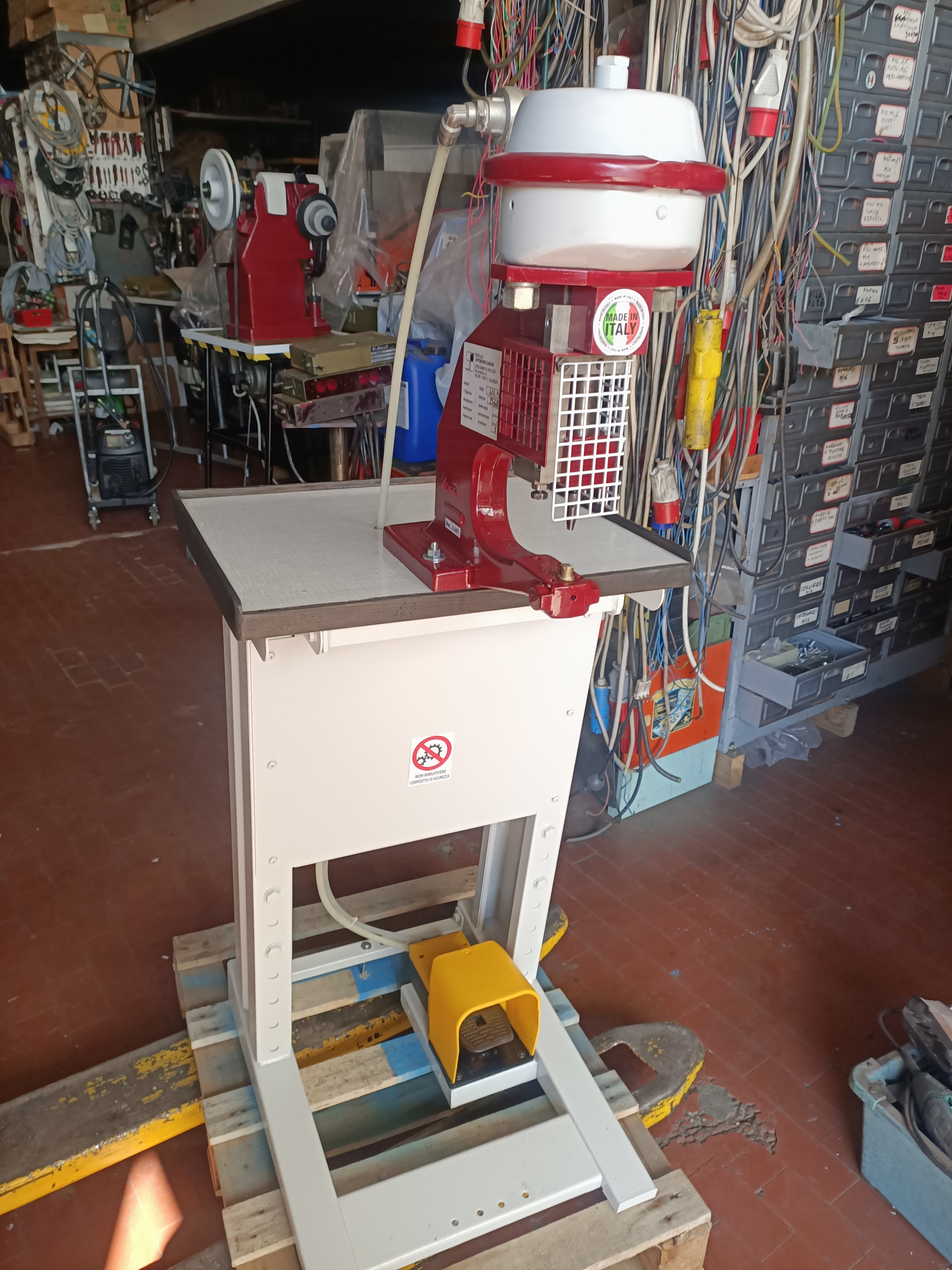 trancia-fustellatrice -pressa- in vendita - foto 14