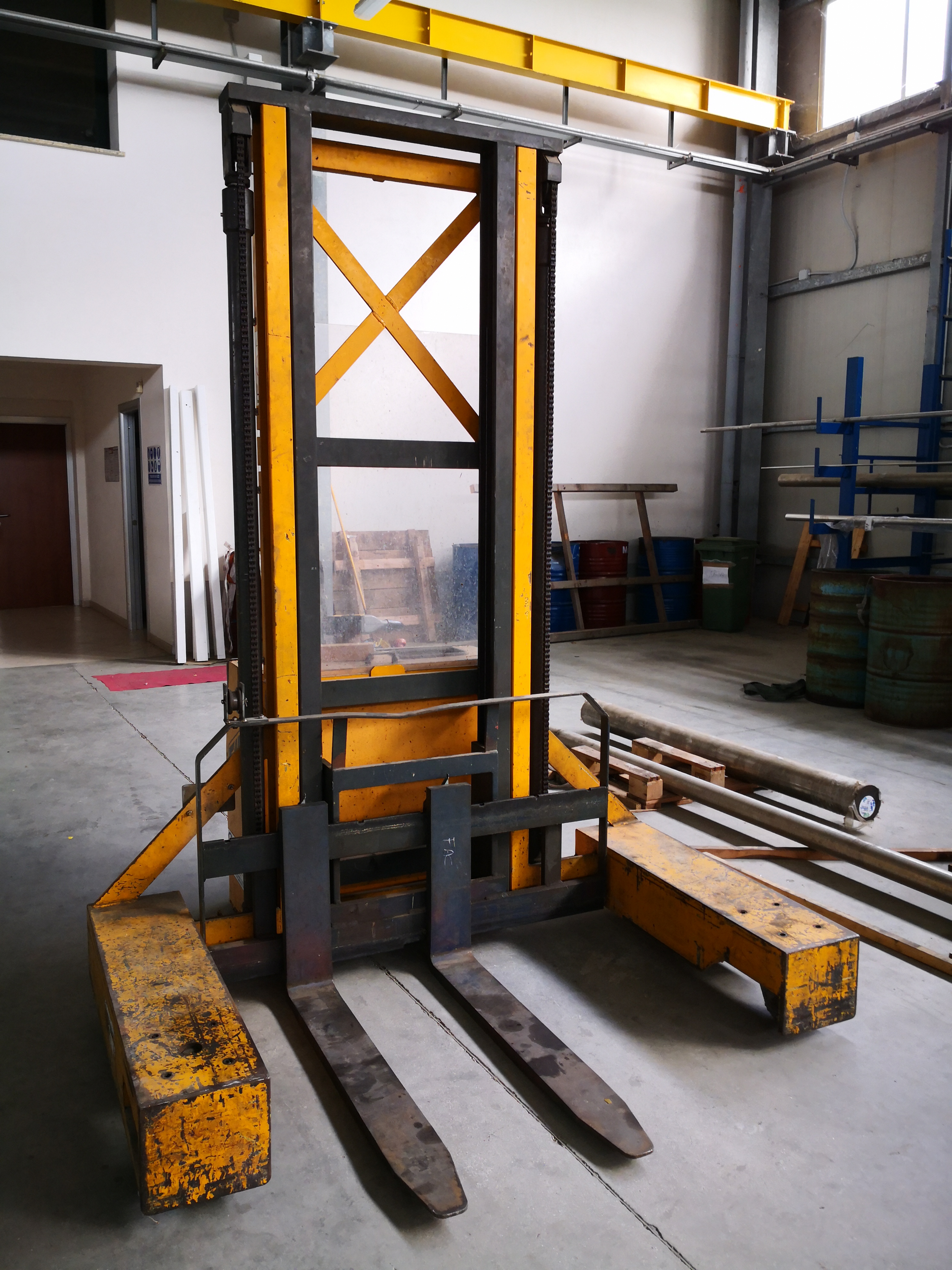 CARRELLO ELEVATORE A 4 VIE in vendita - foto 1