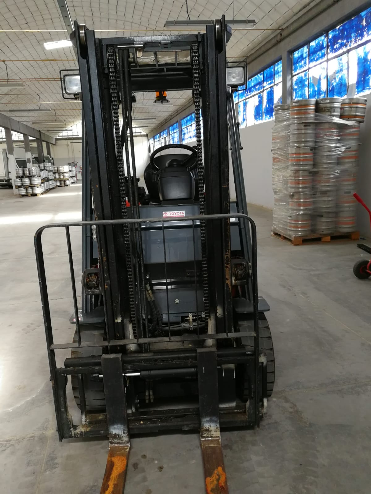 VENDESI CARRELLO ELEVATORE TOYOTA ELETTRICO  25 Q.LI in vendita - foto 14