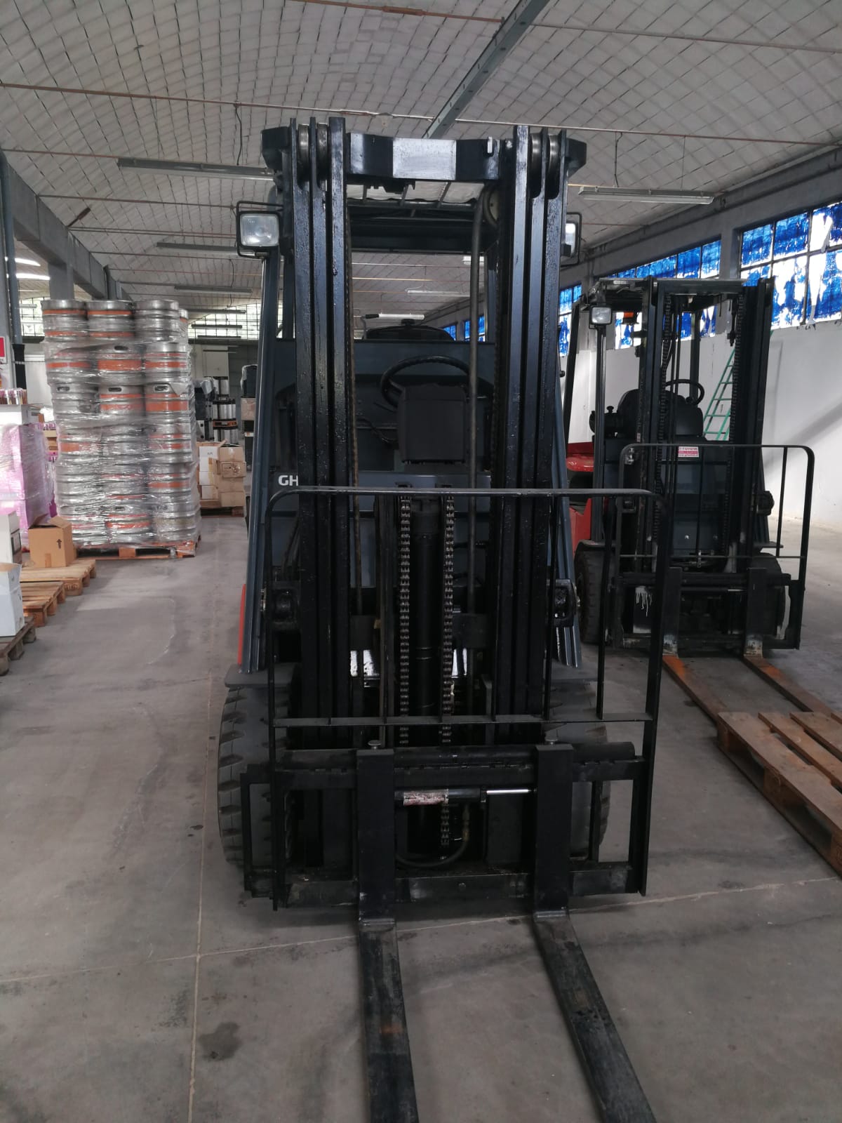 VENDESI CARRELLO ELEVATORE TOYOTA ELETTRICO  25 Q.LI in vendita - foto 3