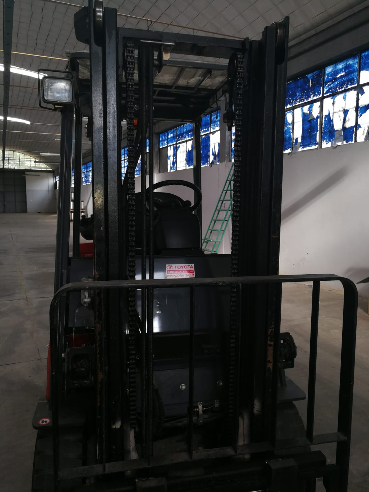 VENDESI CARRELLO ELEVATORE TOYOTA ELETTRICO  25 Q.LI in vendita - foto 6