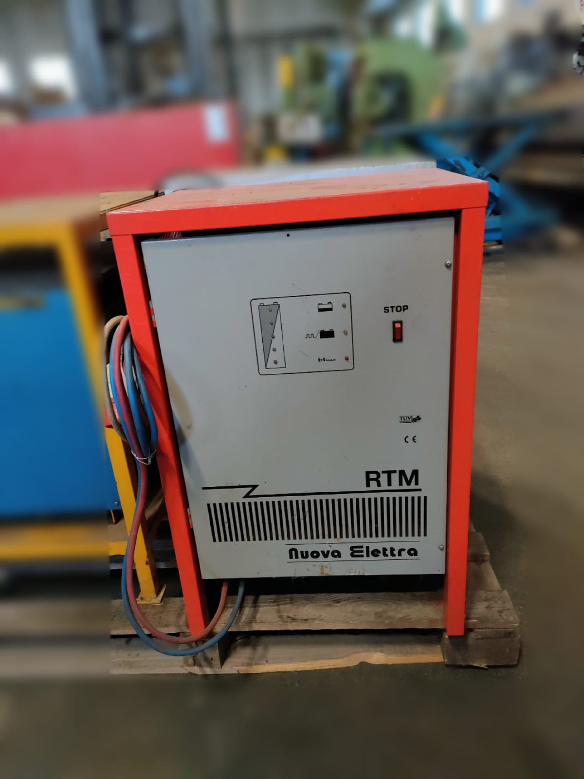 Caricabatterie vari per carrelli elevatori in vendita - foto 5