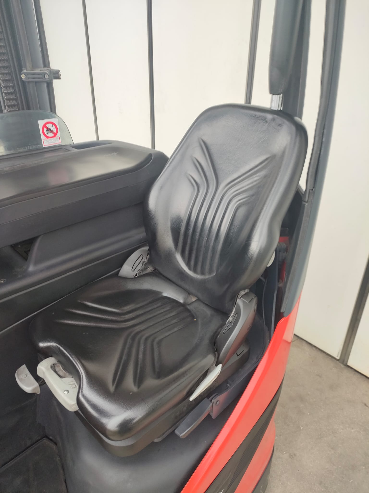 Carrello elevatore retrattile LINDE R 16 B - 01 in vendita - foto 7
