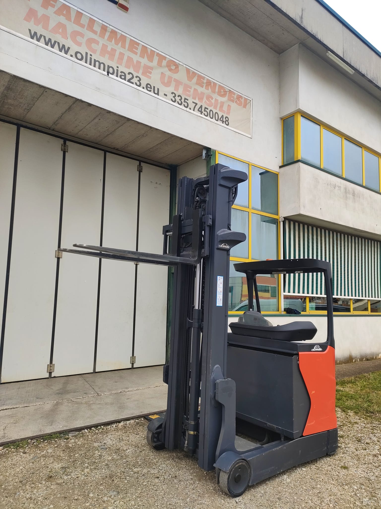 Carrelli elevatori in vendita