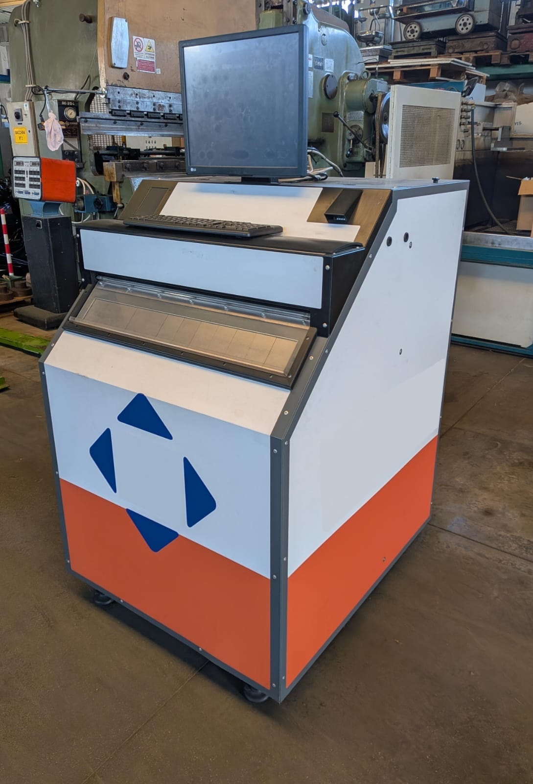 Magazzini automatici in vendita