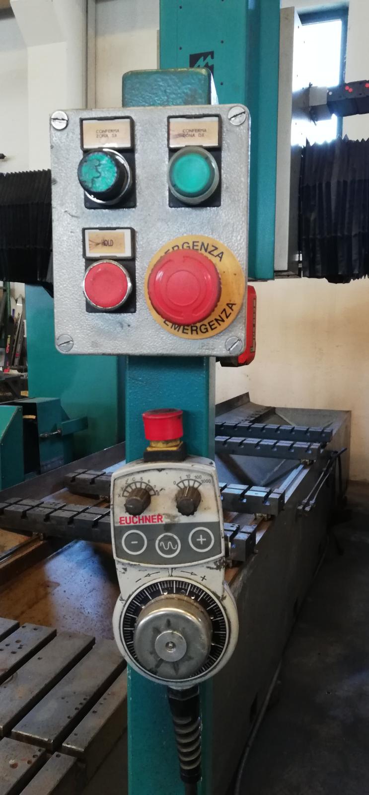 Fresatrice a 5 assi MAUS con ECS 18000 rpm testa hsd in vendita - foto 6