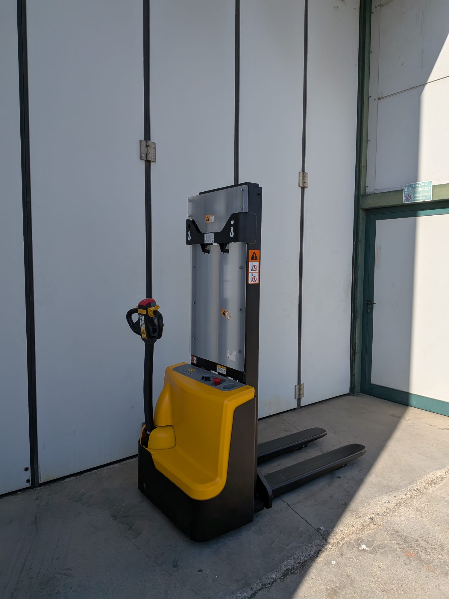 Transpallet elettrico 1500 KG in vendita - foto 1