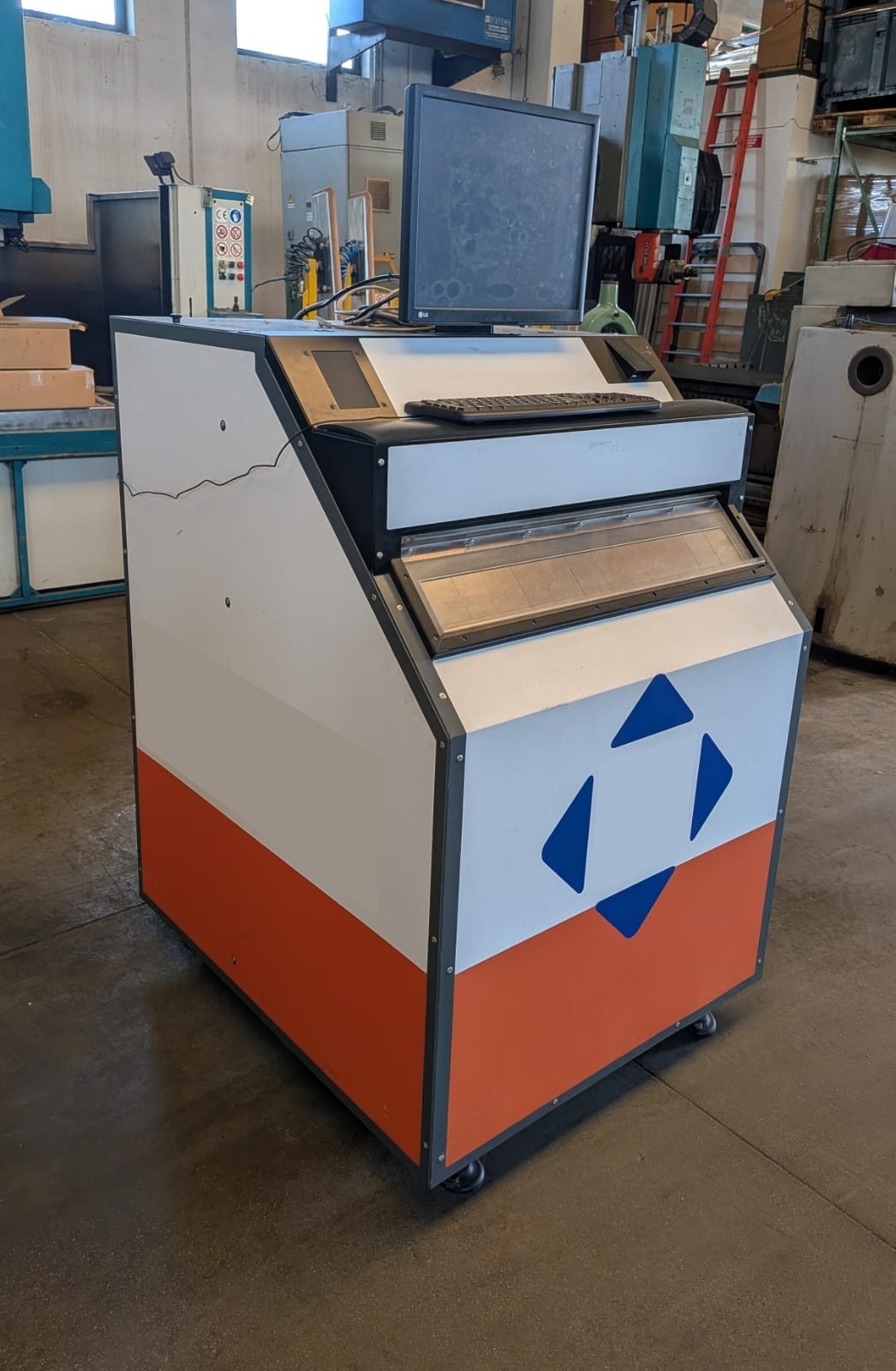 Magazzini automatici in vendita