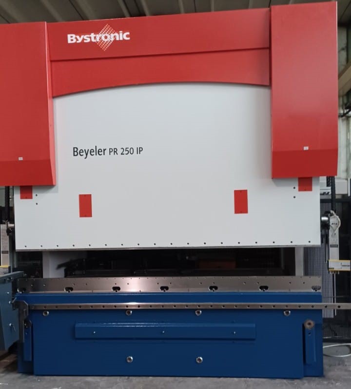 PRESSA PIEGATRICE BYSTRONIC PR 3000X250 TON in vendita - foto 1