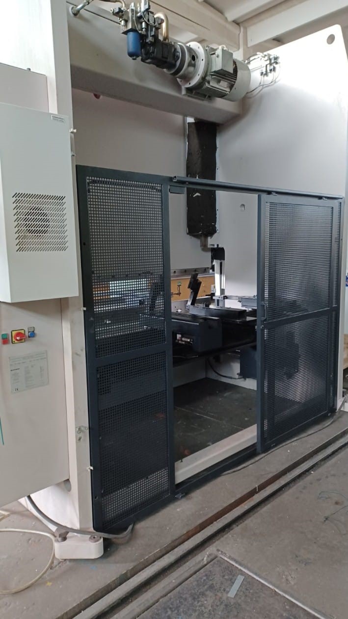 PRESSA PIEGATRICE BYSTRONIC PR 3000X250 TON in vendita - foto 3