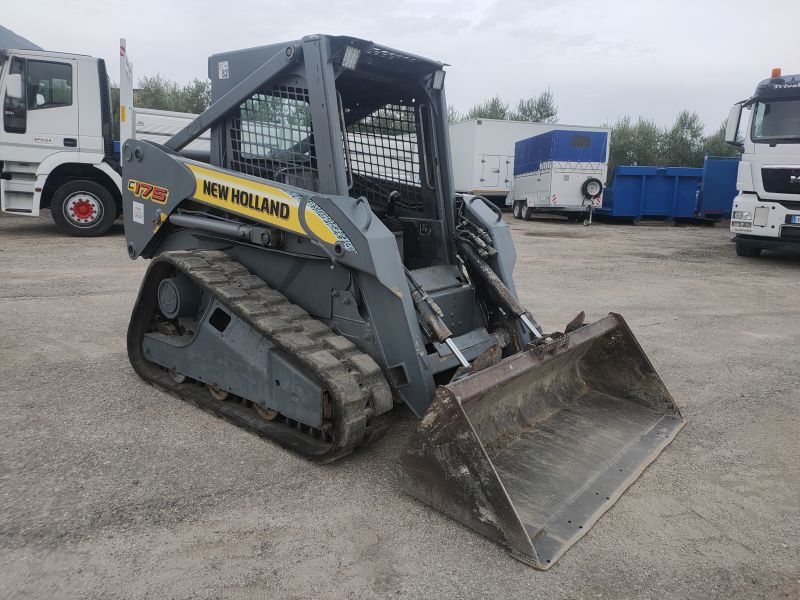 Minipala usata NEW HOLLAND C175 in vendita - foto 1