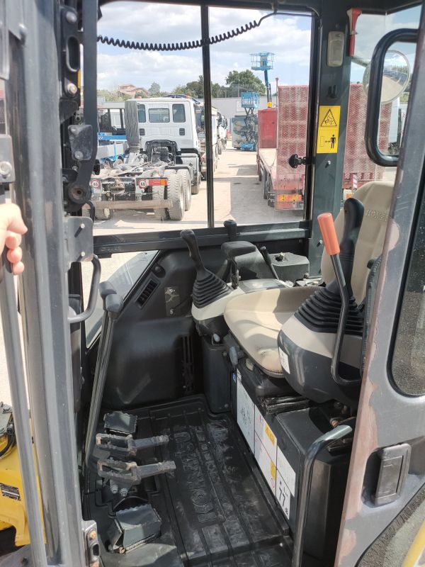 Miniescavatore usato KOMATSU PC55MR-3 in vendita - foto 6