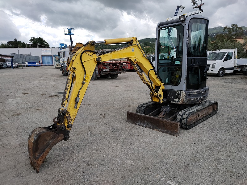 Miniescavatore usato NEW HOLLAND E22.2SR in vendita - foto 4
