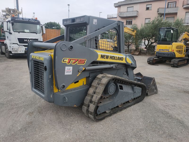 Minipala usata NEW HOLLAND C175 in vendita - foto 2