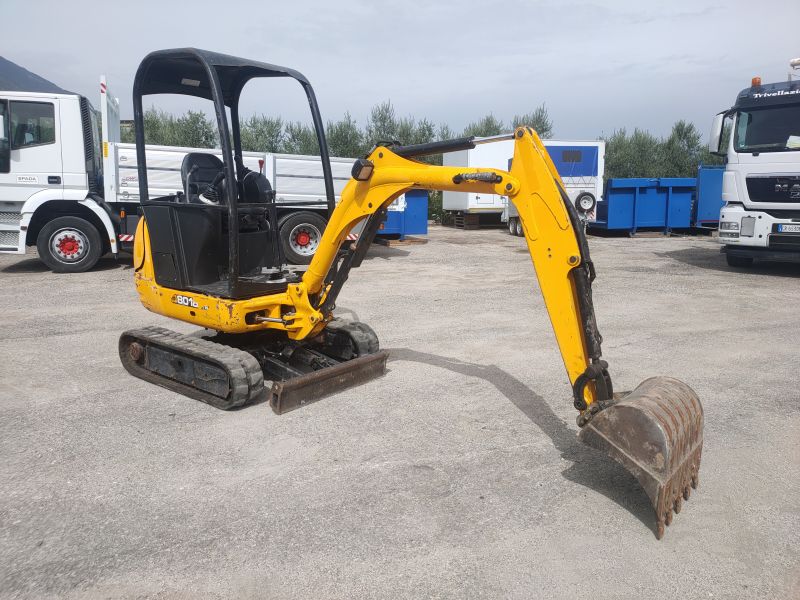 Miniescavatore usato JCB 8018 in vendita - foto 1