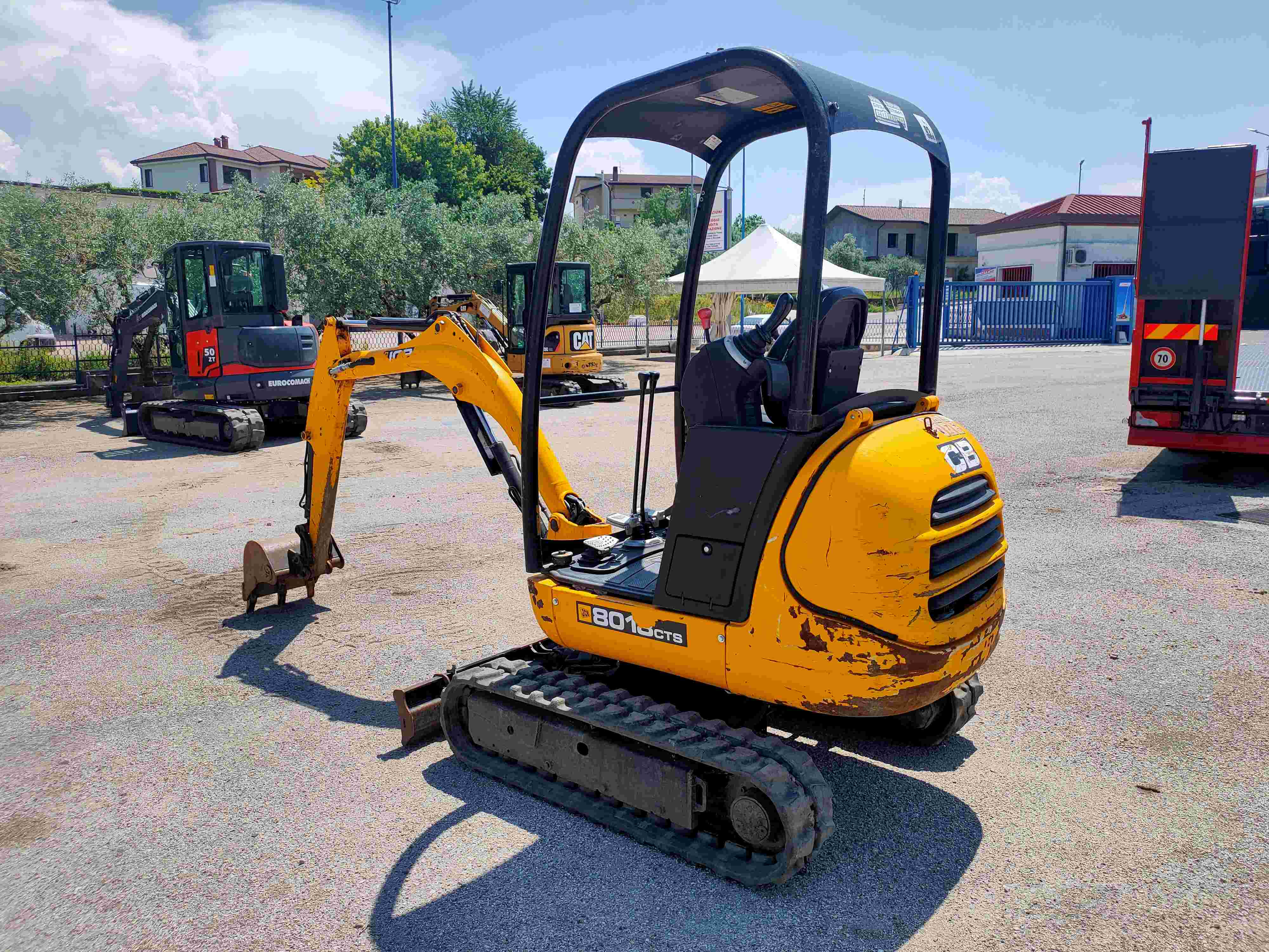 Miniescavatore usato JCB 8018 in vendita - foto 3