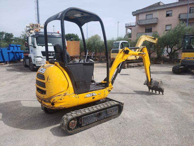 Miniescavatore usato JCB 8018 in vendita - foto 2