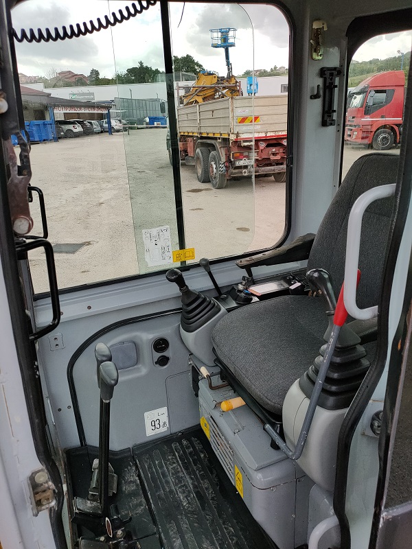 Miniescavatore usato NEW HOLLAND E22.2SR in vendita - foto 6