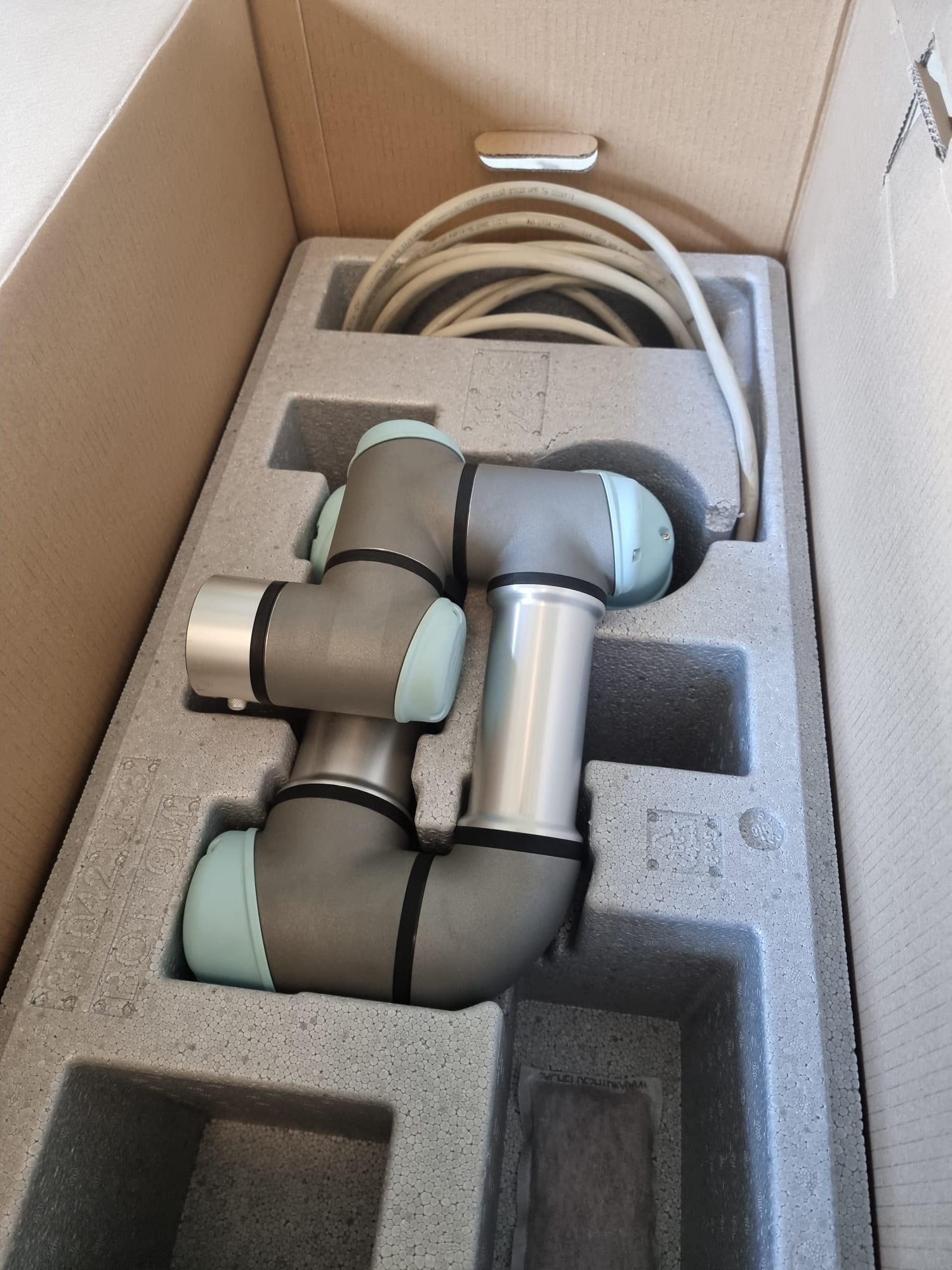 ROBOT COLLABORATIVO UR3 - POCHE ORE DI FUNZIONAMENTO in vendita - foto 4