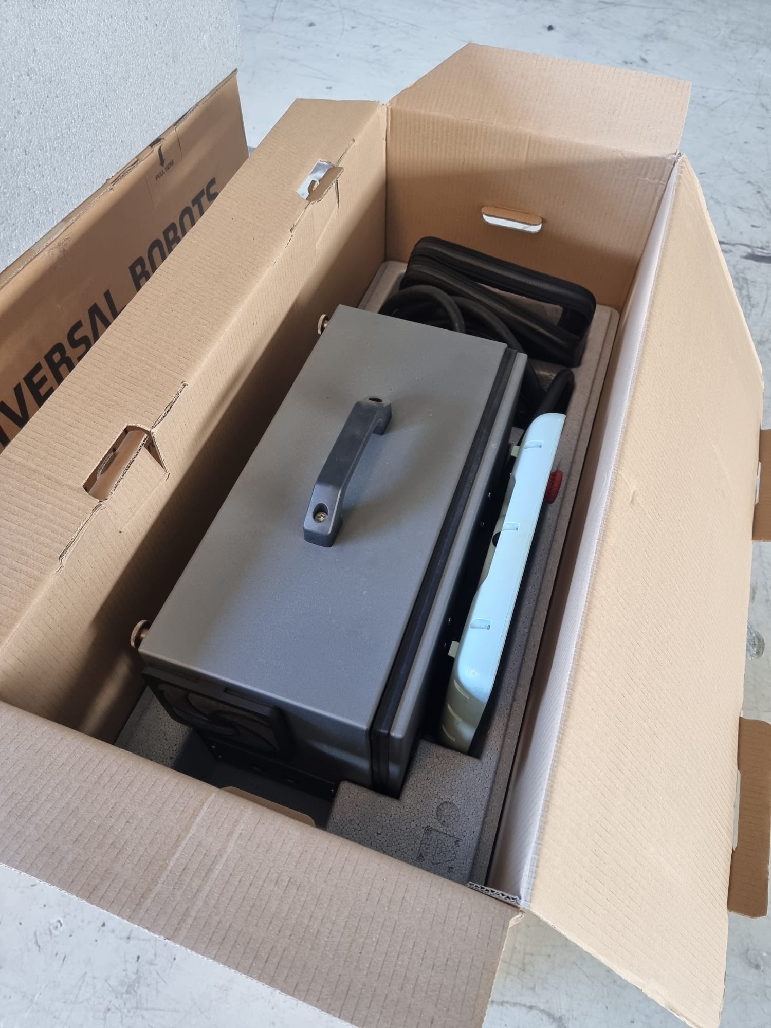 ROBOT COLLABORATIVO UR3 - POCHE ORE DI FUNZIONAMENTO in vendita - foto 2