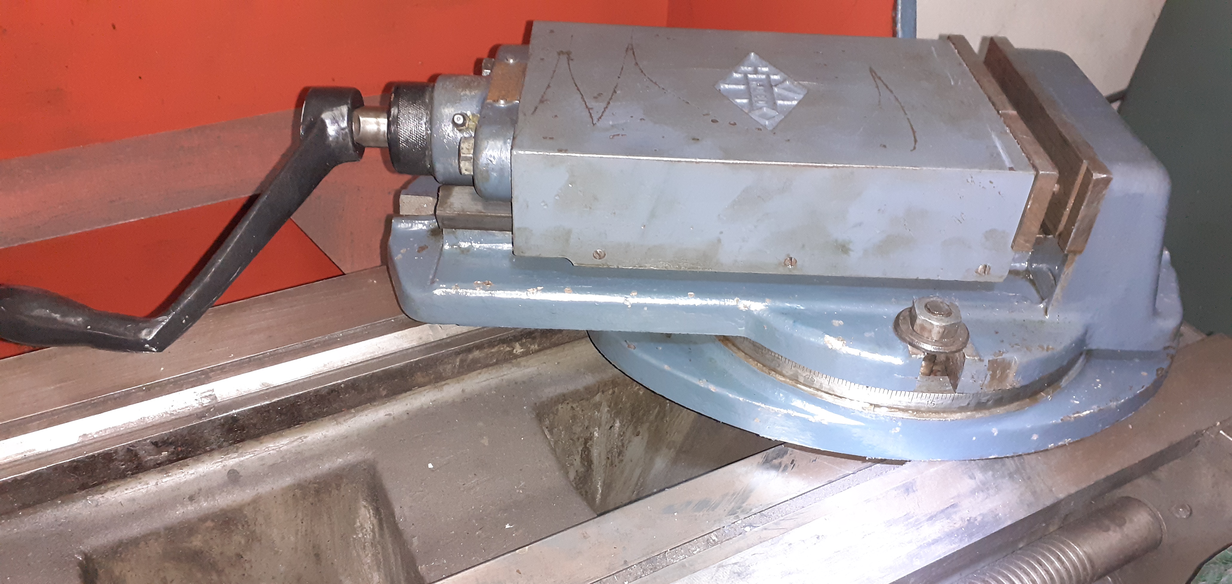 Fresatrici per metallo in vendita