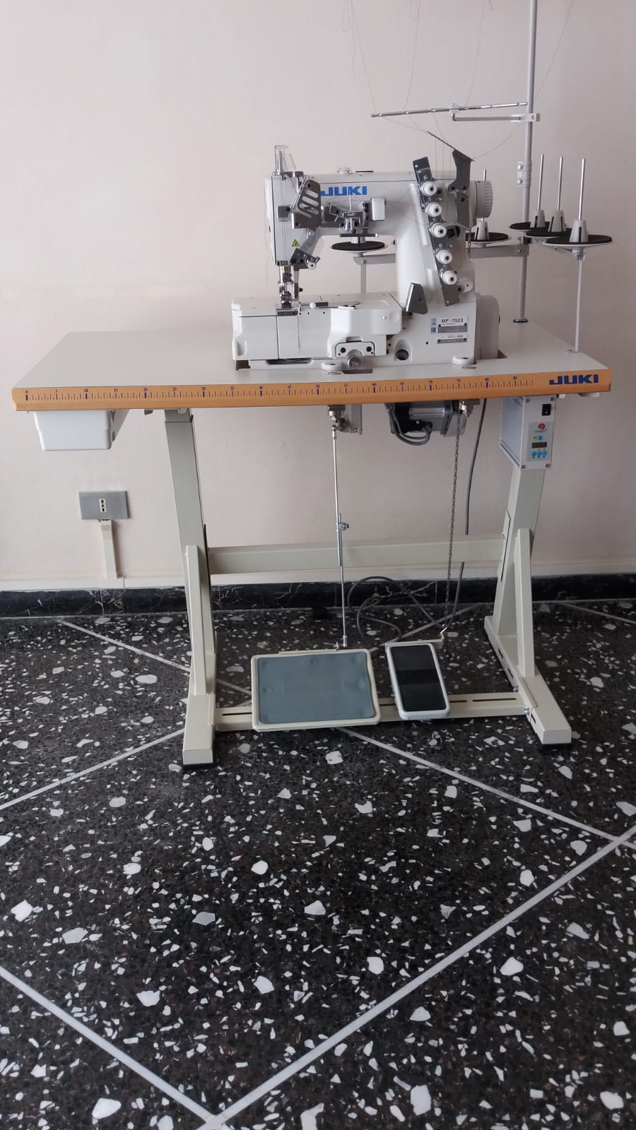 MACCHINA INDUSTRIALE - COPERTURA - JUKI MF 7523-U11B56 in vendita - foto 3